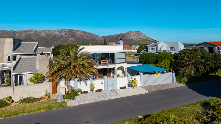 3 Bedroom Property for Sale in De Kelders Western Cape